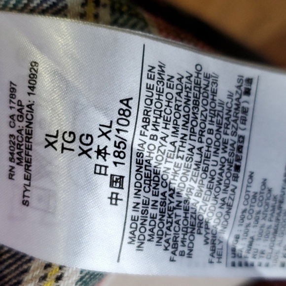 Gap blue red plaid flannel button down Size xl nice med weight - Picture 4 of 11